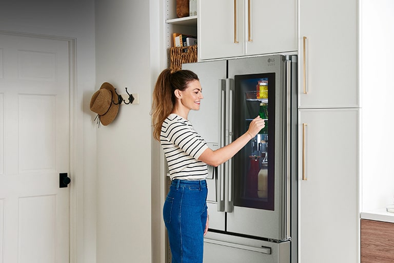 LG SRFVC2406S: 24 cu. ft. InstaView™ Refrigerator with Craft Ice